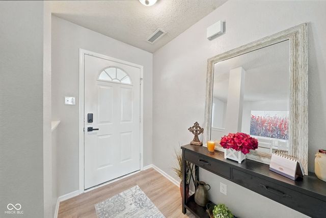 10167 Holly Berry Circle, Fishers, IN 46038