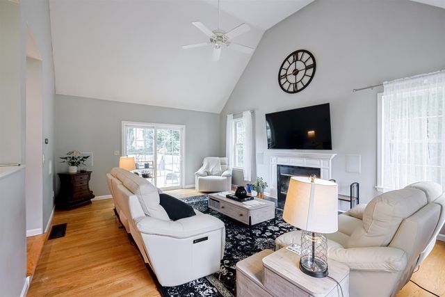 9 Taconic Drive, Amherst, NH 03031