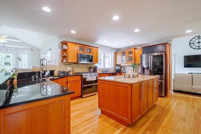 9 Taconic Drive, Amherst, NH 03031