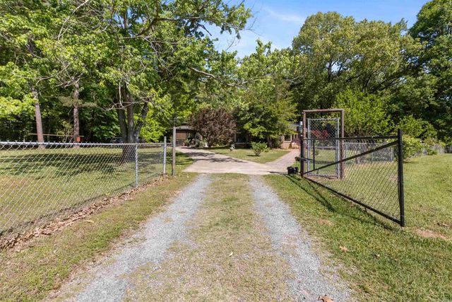 250 Ivy Drive, Lonoke, AR 72086