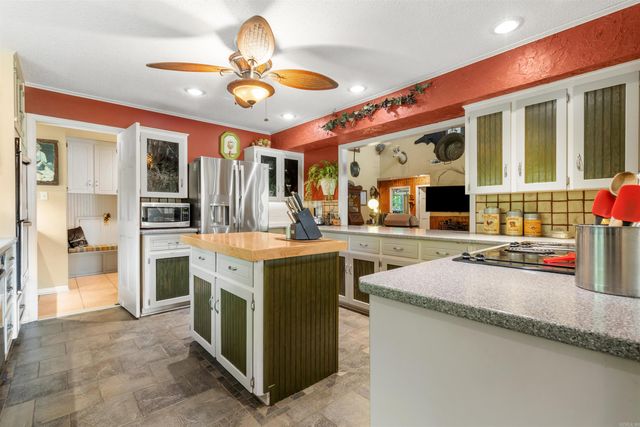 250 Ivy Drive, Lonoke, AR 72086