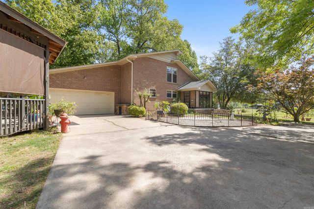 250 Ivy Drive, Lonoke, AR 72086