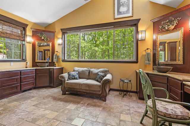 250 Ivy Drive, Lonoke, AR 72086