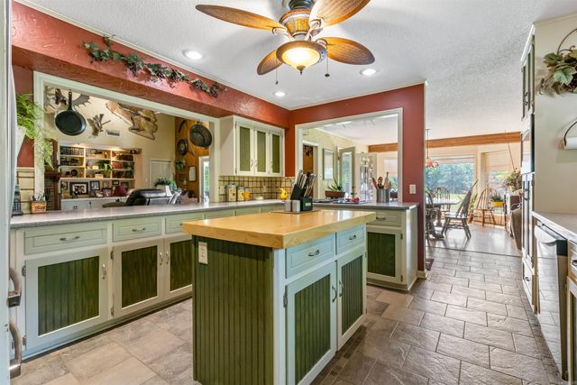 250 Ivy Drive, Lonoke, AR 72086