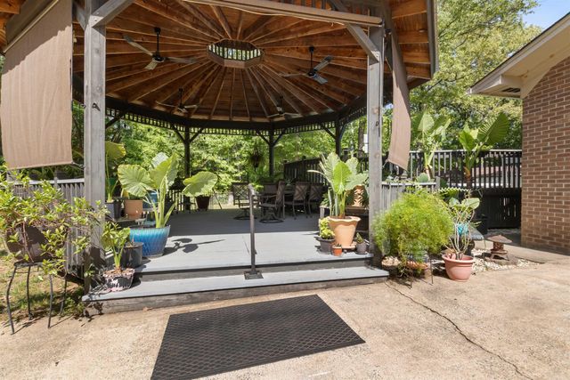 250 Ivy Drive, Lonoke, AR 72086