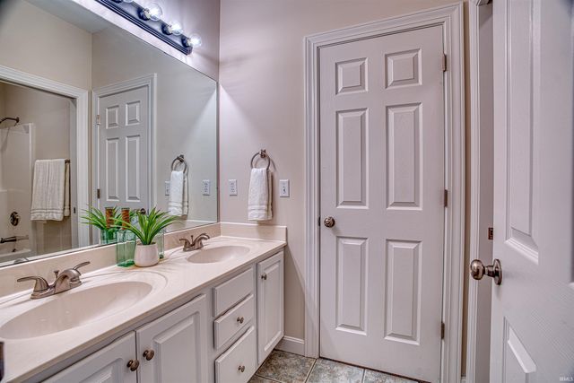 4411 Ashbury Parke Drive, Newburgh, IN 47630