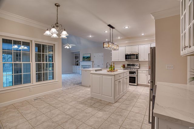 4411 Ashbury Parke Drive, Newburgh, IN 47630