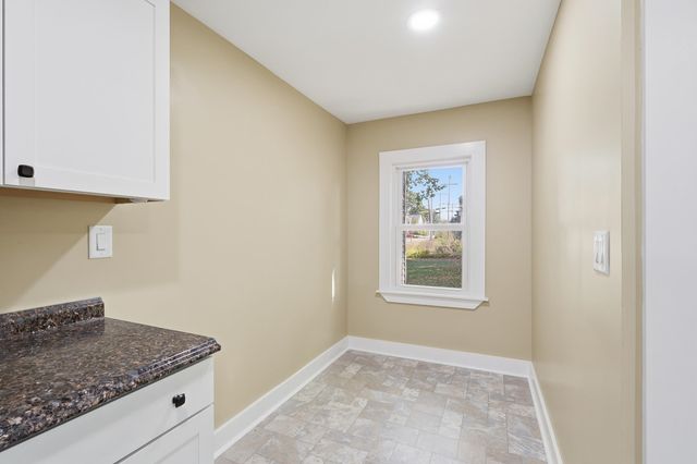 40 Grove Street, Rochester, NH 03868