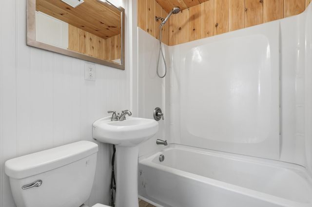 40 Grove Street, Rochester, NH 03868