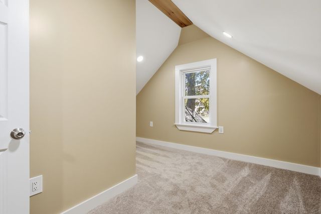 40 Grove Street, Rochester, NH 03868