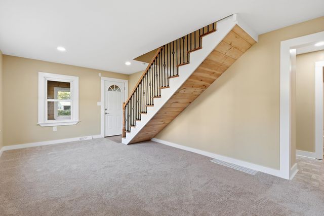 40 Grove Street, Rochester, NH 03868