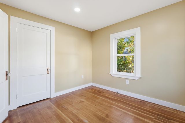 40 Grove Street, Rochester, NH 03868