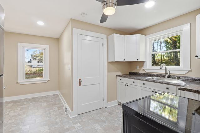 40 Grove Street, Rochester, NH 03868