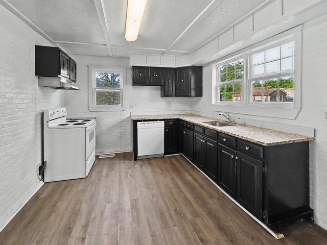 1408 N Forest Avenue, Springfield, MO 65802