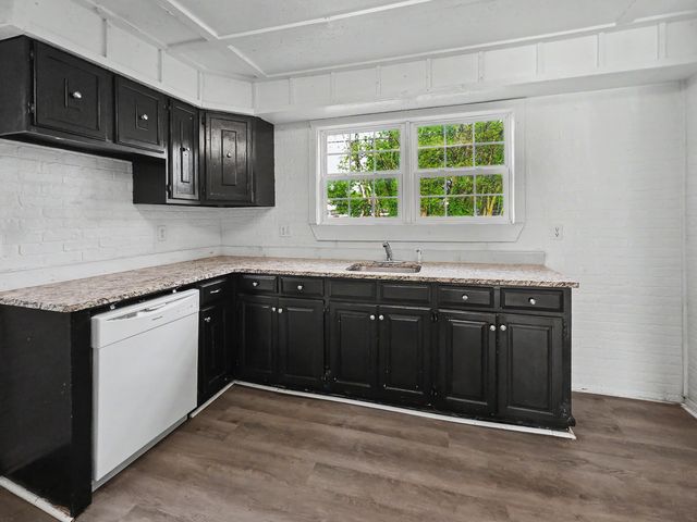 1408 N Forest Avenue, Springfield, MO 65802