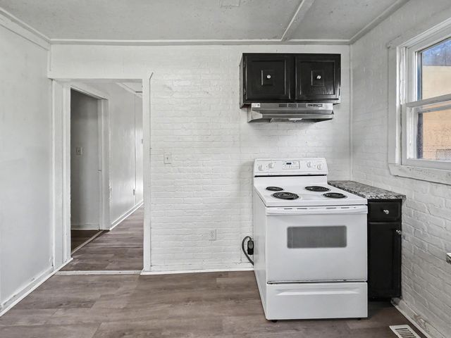 1408 N Forest Avenue, Springfield, MO 65802