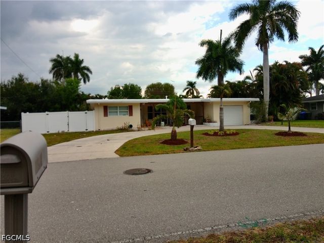 1443 Ricardo AVE, Fort Myers, FL 33901