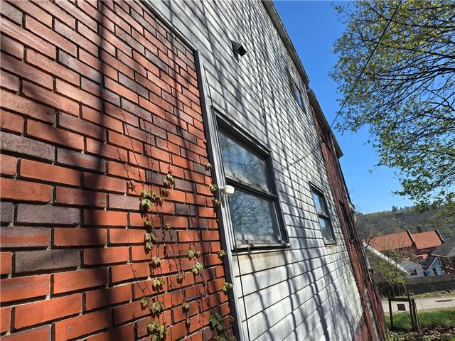 708 Lookout Avenue, Charleroi Boro, PA 15022