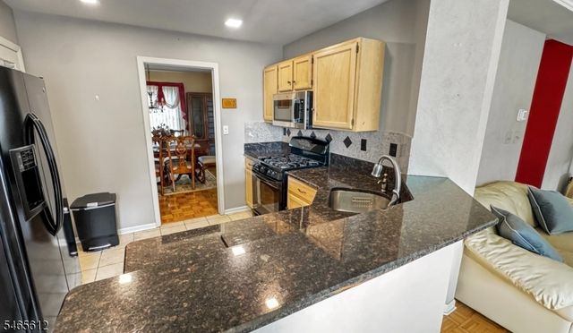 174 Buttonwood Dr, Piscataway Twp., NJ 08854