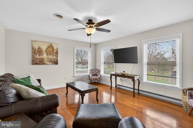 289 BUTTONWOOD DR, Elizabethtown, PA 17022