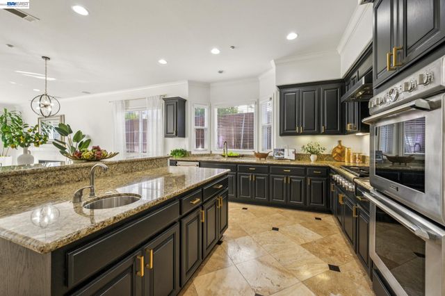 2811 E Sugar Hill Ter, Dublin, CA 94568