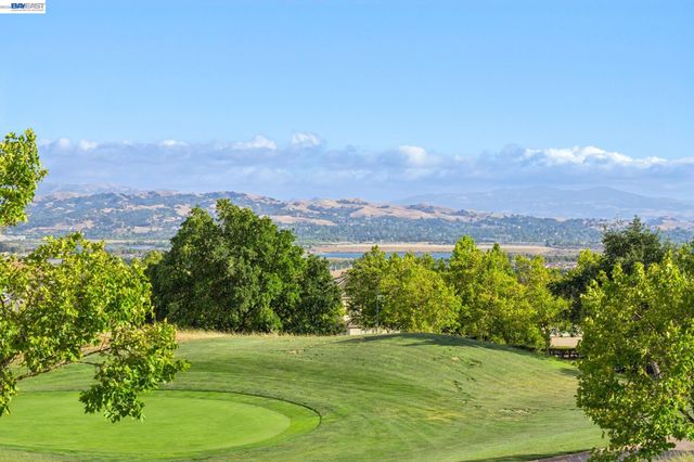 2811 E Sugar Hill Ter, Dublin, CA 94568