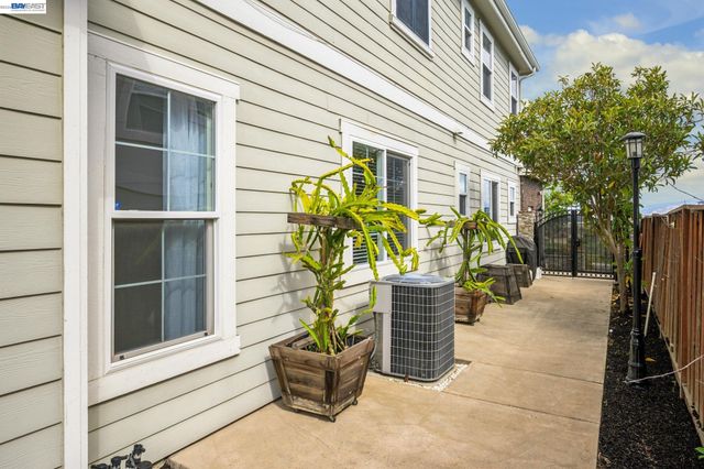 2811 E Sugar Hill Ter, Dublin, CA 94568