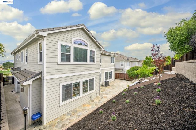 2811 E Sugar Hill Ter, Dublin, CA 94568