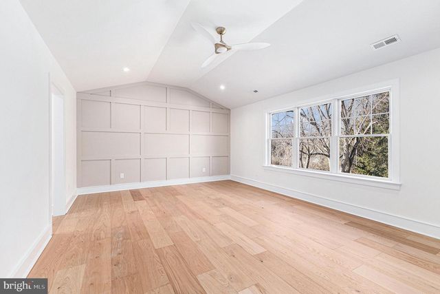 409 W BUTLER PIKE, Ambler, PA 19002