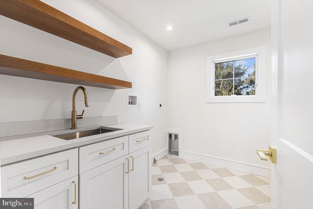 409 W BUTLER PIKE, Ambler, PA 19002