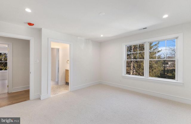 409 W BUTLER PIKE, Ambler, PA 19002