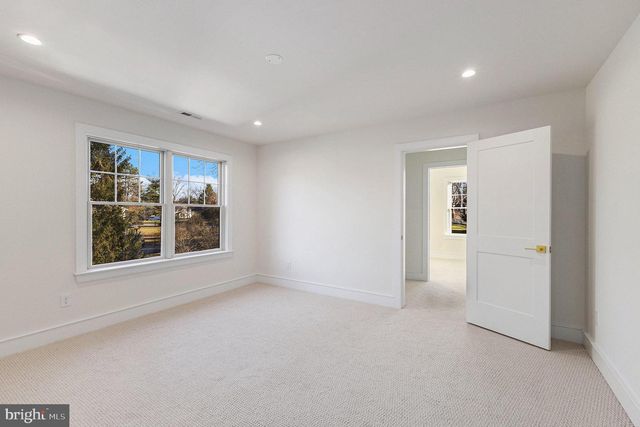 409 W BUTLER PIKE, Ambler, PA 19002