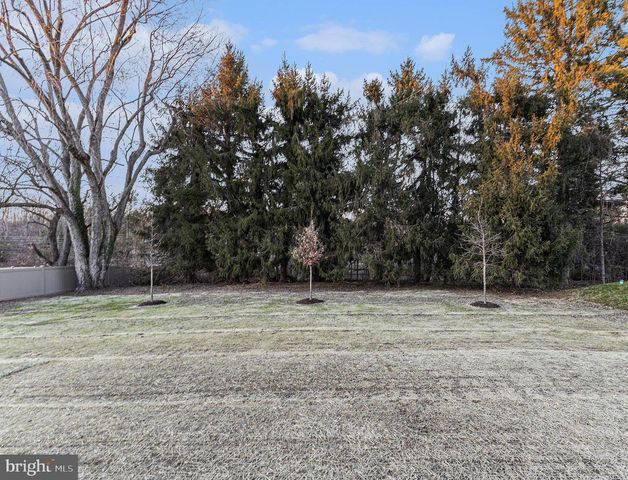 409 W BUTLER PIKE, Ambler, PA 19002