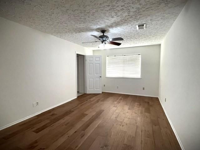 15734 Roxton Ridge Drive, Webster, TX 77598