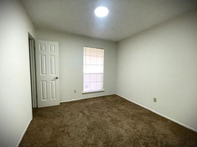 15734 Roxton Ridge Drive, Webster, TX 77598