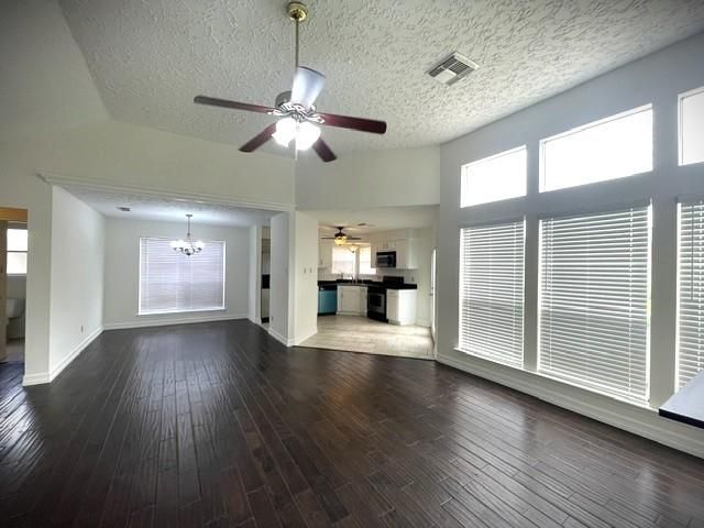 15734 Roxton Ridge Drive, Webster, TX 77598