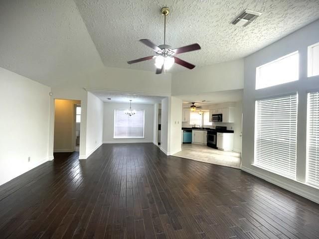 15734 Roxton Ridge Drive, Webster, TX 77598