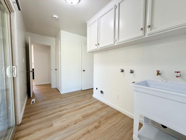 2096 E Sierra Avenue, Fresno, CA 93710