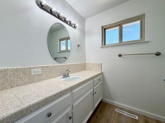 2096 E Sierra Avenue, Fresno, CA 93710