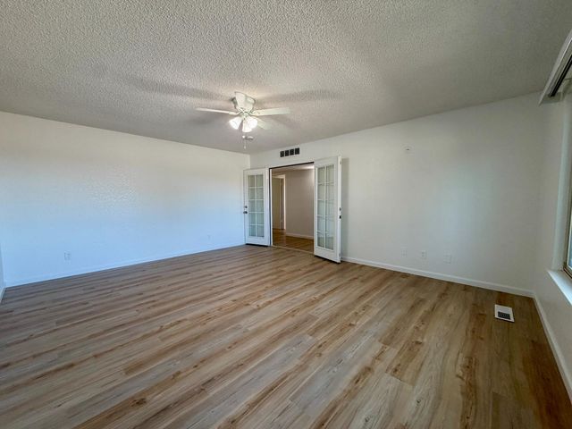 2096 E Sierra Avenue, Fresno, CA 93710