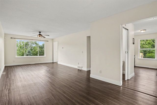 524 Charlotte Avenue, Kalamazoo, MI 49048