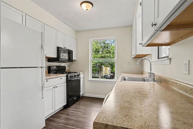 524 Charlotte Avenue, Kalamazoo, MI 49048
