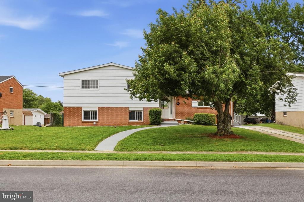 Image 2 of property listing at 7434 PRINCE GEORGE RD, Baltimore, MD 21208