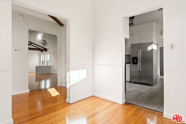 1064 S Hayworth Avenue, Los Angeles, CA 90035