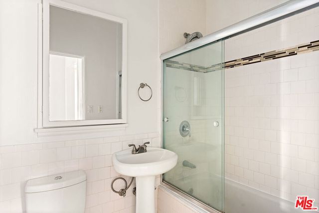 1064 S Hayworth Avenue, Los Angeles, CA 90035