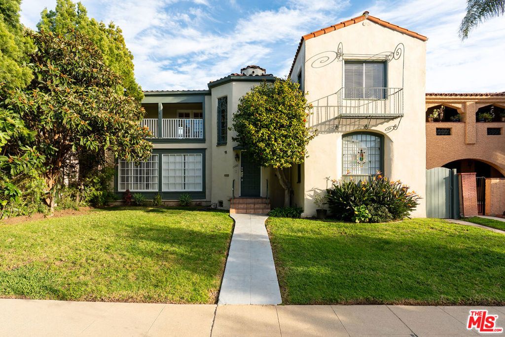 1064 S Hayworth Avenue, Los Angeles, CA 90035