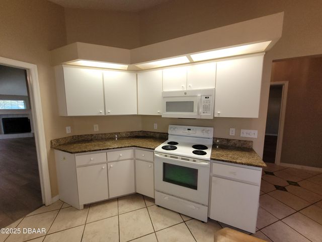 316 Glenbriar Circle, Daytona Beach, FL 32114