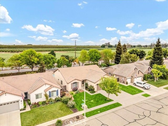 3000 S Arkle Street, Visalia, CA 93292