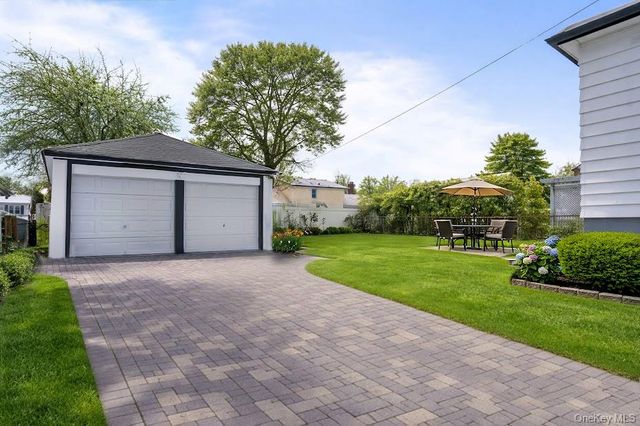 44 Alkamont Avenue, Scarsdale, NY 10583