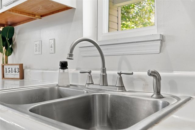 615 Lincoln Pl, Sewickley, PA 15143